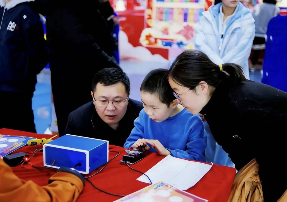 球盟会入口：春节期间全国科技馆联动开展“科技大联欢”接待观众超350万人次(图21)