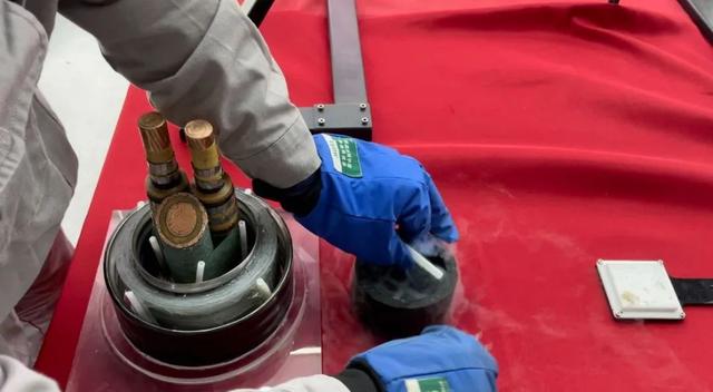 永鼎股份：三季报净利含金量不足Q3毛利率下滑遭控股股东套现