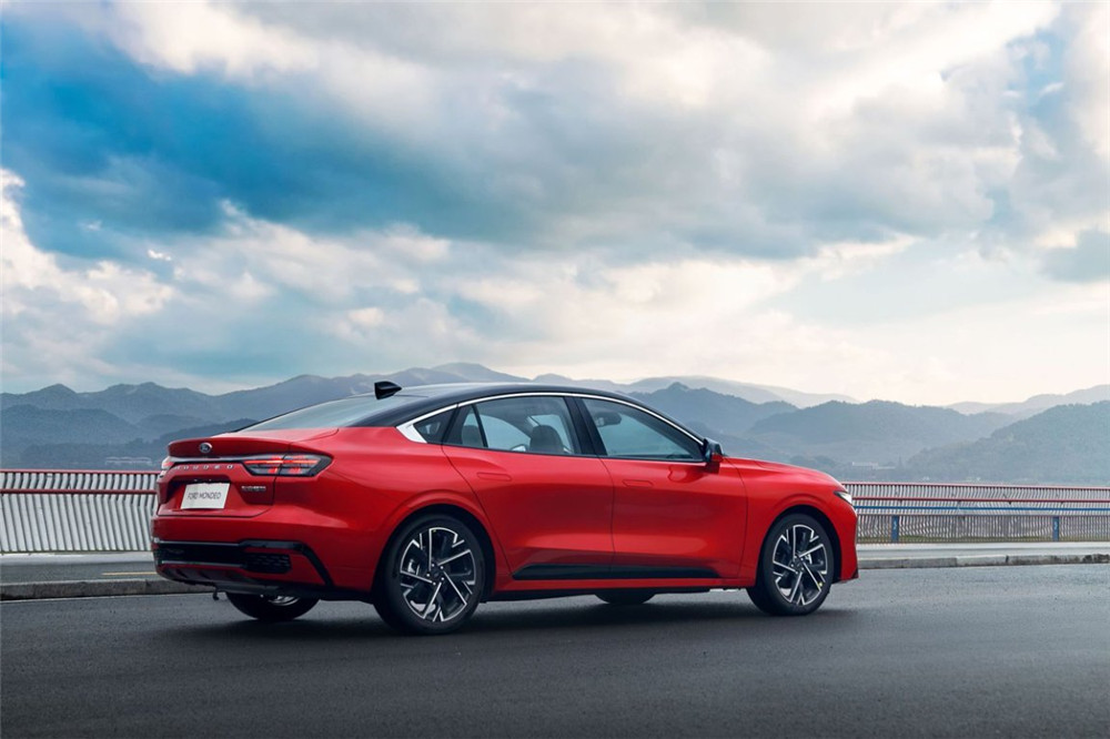 AI存储架构迎巨变！黄仁勋CES重磅发声叠加缺货涨价通知半导体存储芯片赛道红利爆棚