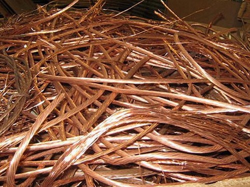 别急去当地最大的金属类废品收购站看看收购站最好是只收金属类废品的。[赞]@太好逛了8：我都还有个大几十斤铜线不知道卖哪里合适找不到你这么好的价钱